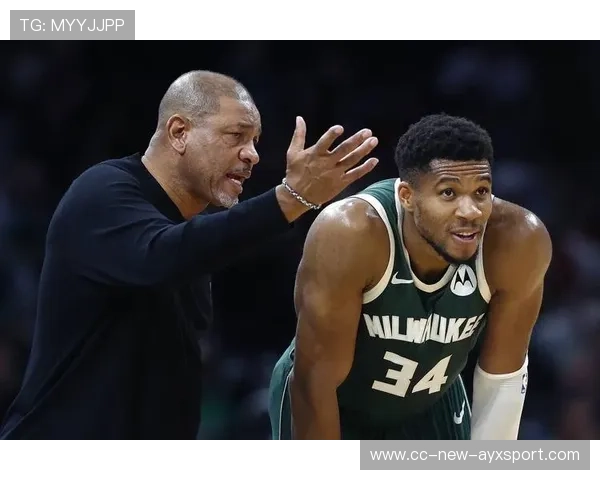 NBA雄鹿字母哥欧步突破完成暴力扣框